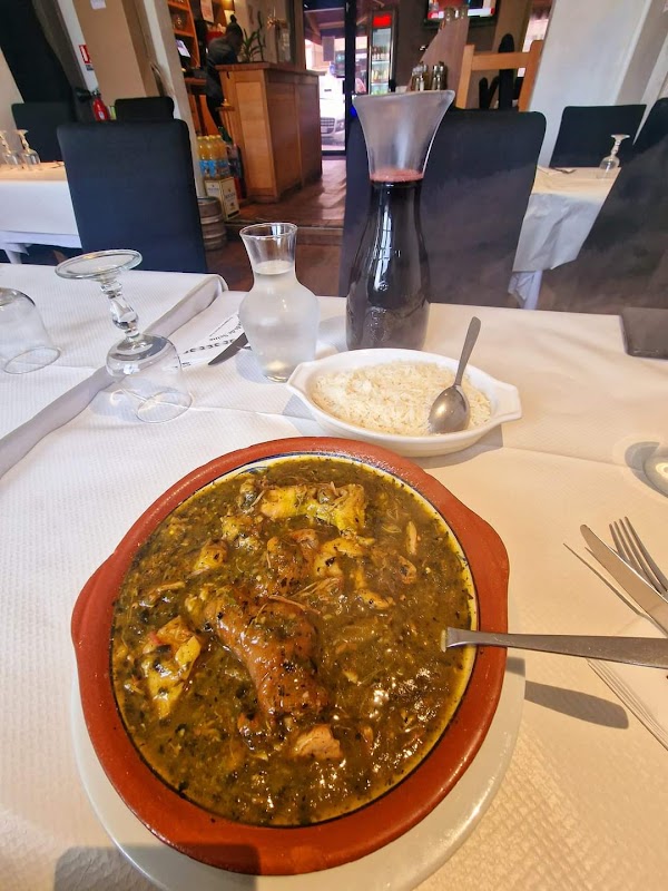 Aux bords de Seine - La scène — plat