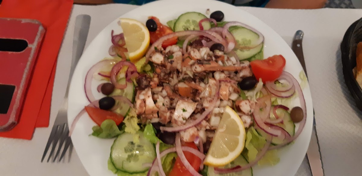 La Belote — plat