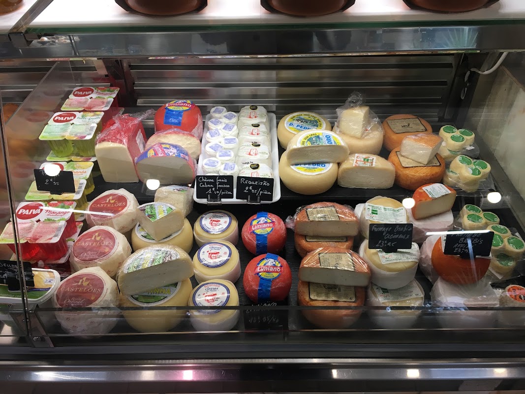 Le Comptoir Portugais (Épicerie et Spécialités Portugaises Versailles) — plat