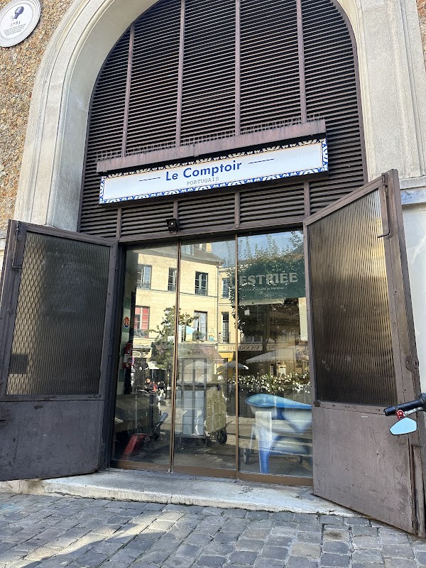 Le Comptoir Portugais (Épicerie et Spécialités Portugaises Versailles) — plat