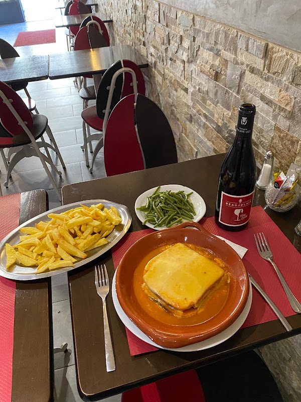 Le Village — plat
